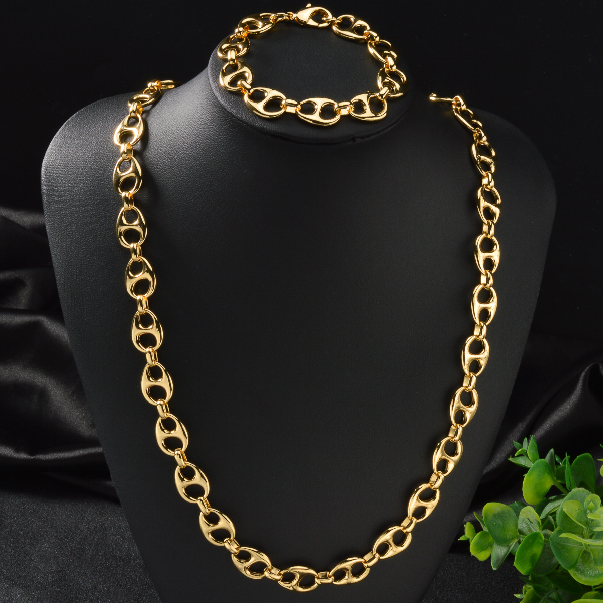 Pig Nose 18k Gold Plated Neckl - Men Accessories In Dubai review and price